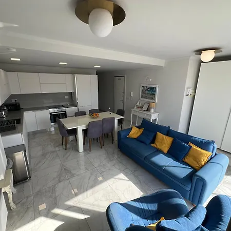 Alka Luxury Penthouse Unit 11 Apartman *