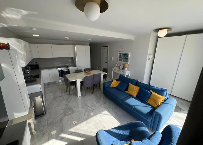 Alka Luxury Penthouse Unit 11 아파트 *